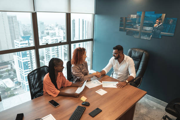 Sukses Tender dengan Jaminan yang Tepat: Bank Garansi atau Surety Bond